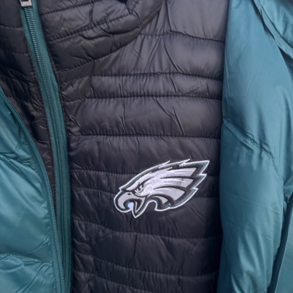 NFL - Philedelphia Eagles 3-in-1 Puffer Jacket/Vest Combo - Picture 4 of 8